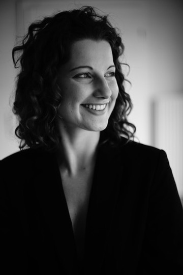 Desirée Salomon — Female Empowerment Coach